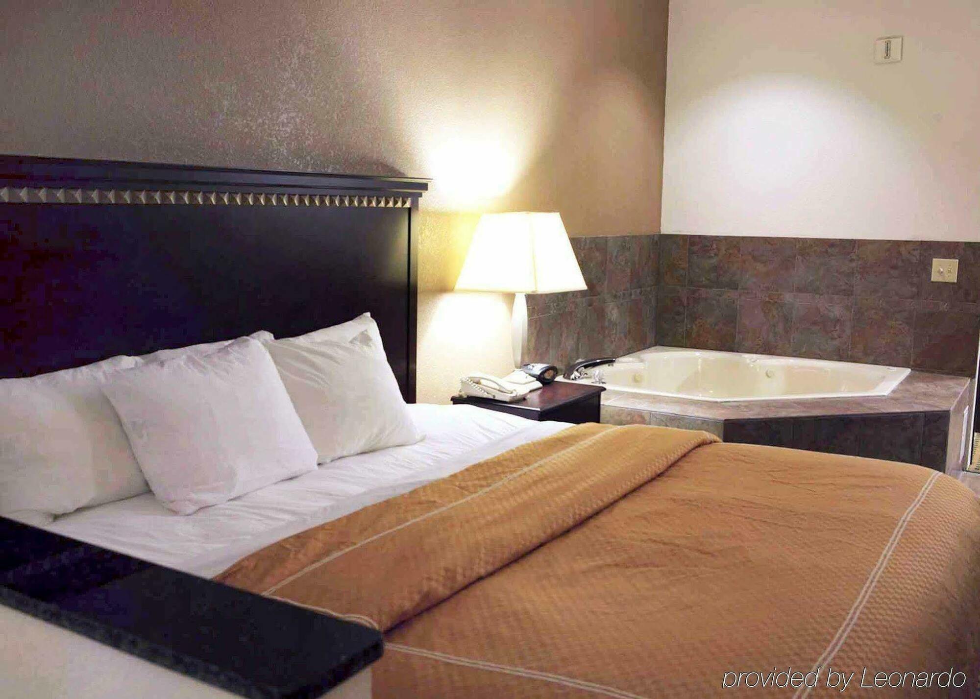 Quality Suites Burleson - Ft Worth Pokoj fotografie
